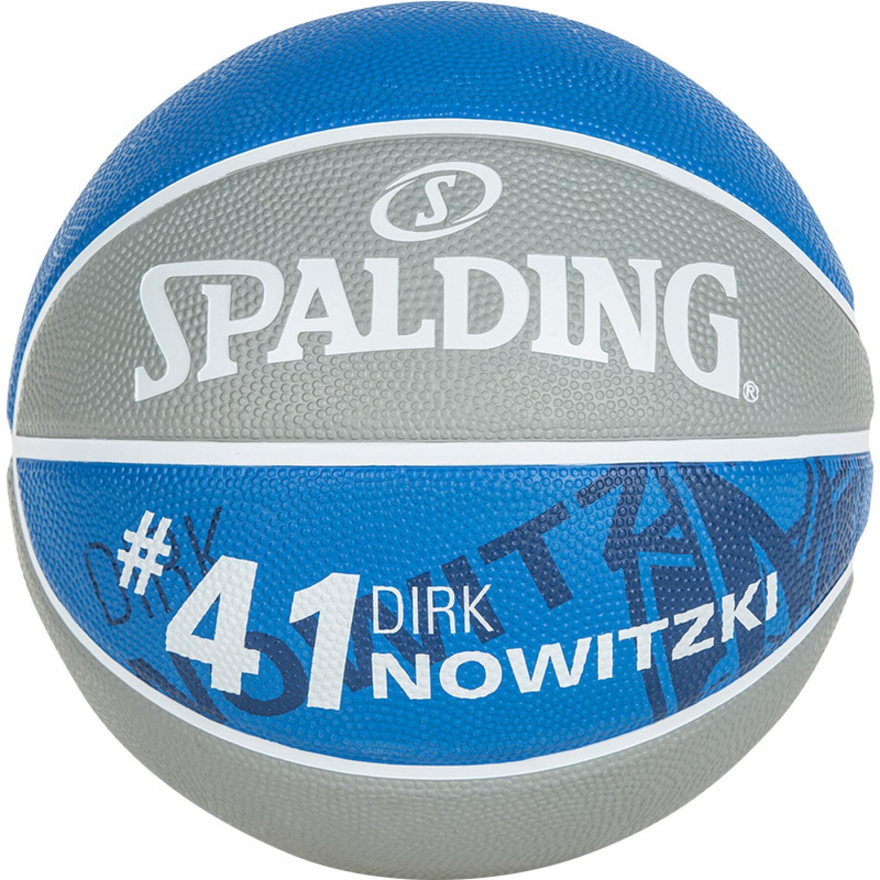 Globo Spalding Player Dirk Nowitzki