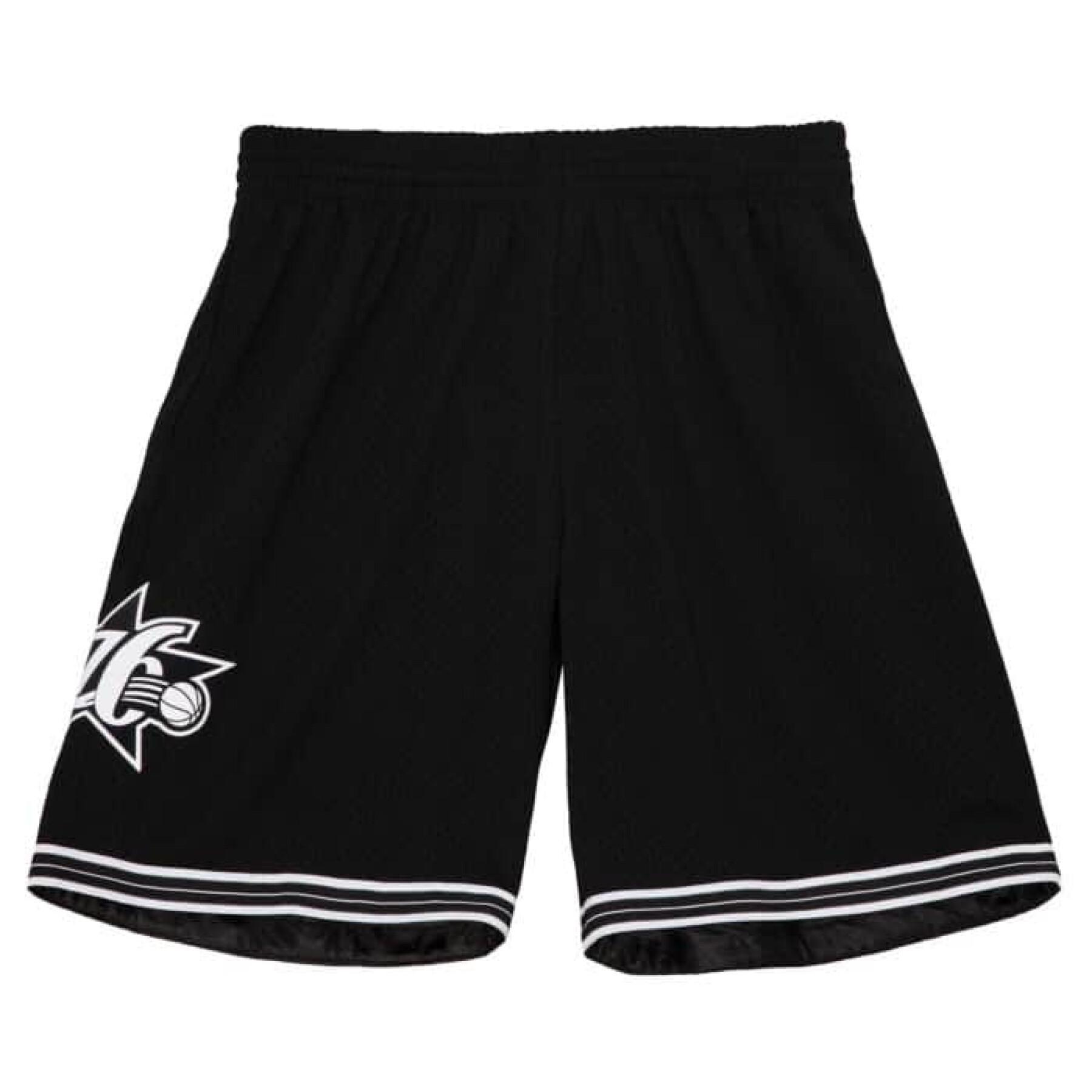 Pantalones cortos de los Philadelphia 76ers 2000-01 blanco logo swingman 