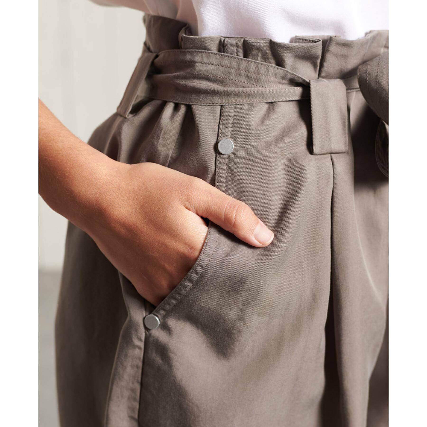 Pantalón corto con cintura fruncida Superdry Desert